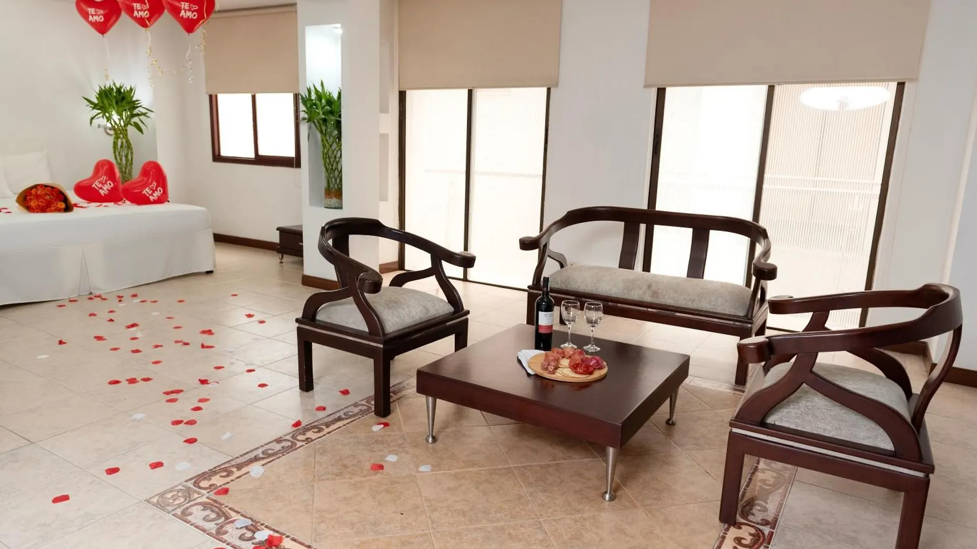 Hotel Plaza Las Americas Кали