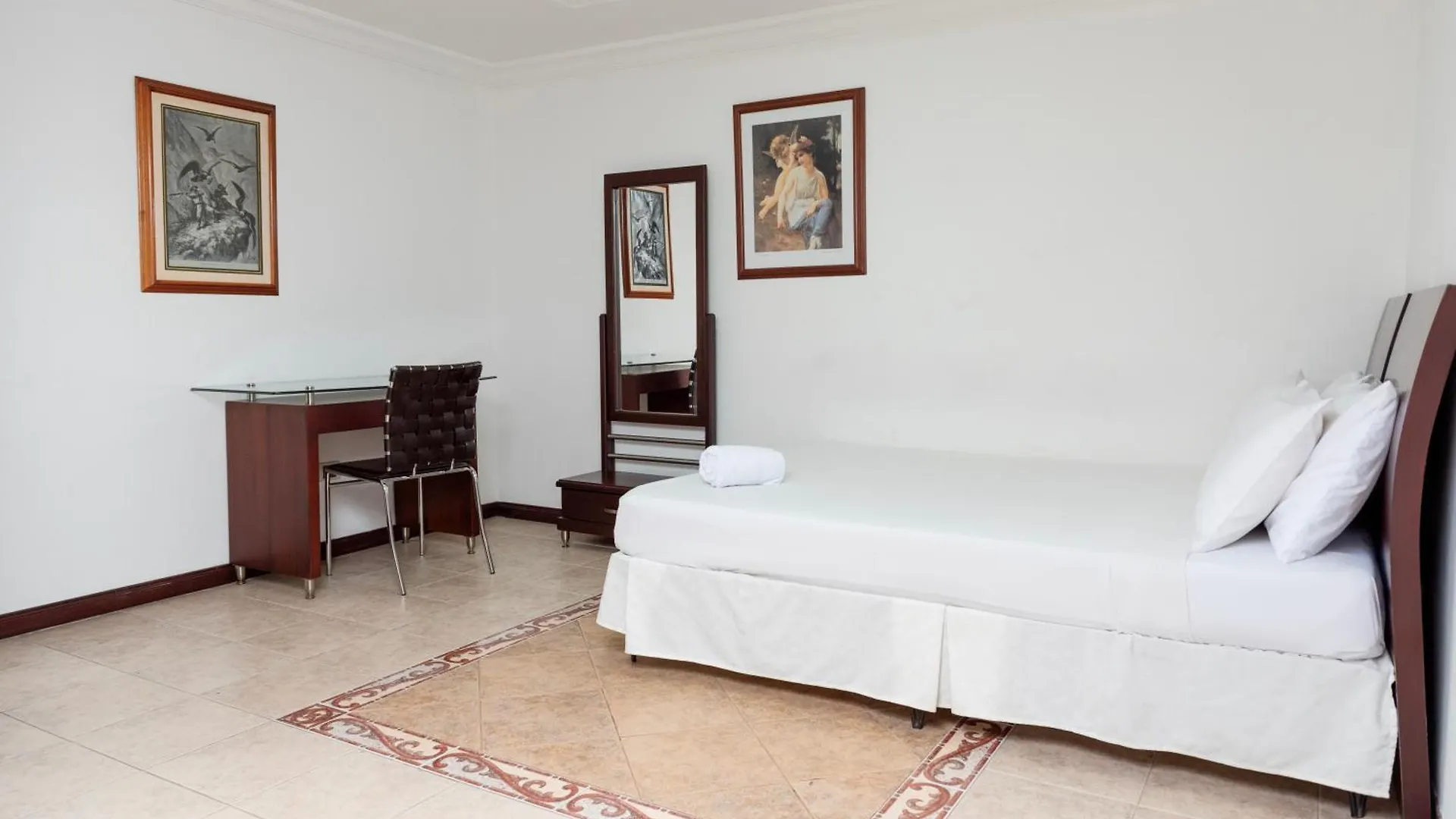 Hotel Plaza Las Americas Кали