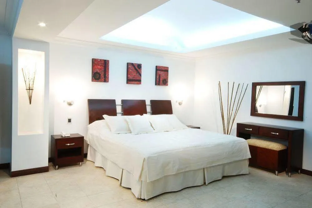 Hotel Plaza Las Americas Кали